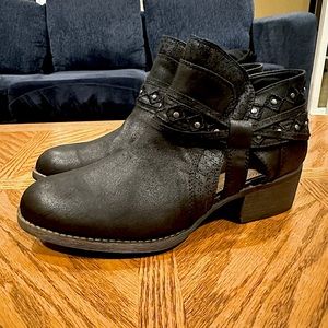 Sugar brand women’s shoes lightly worn